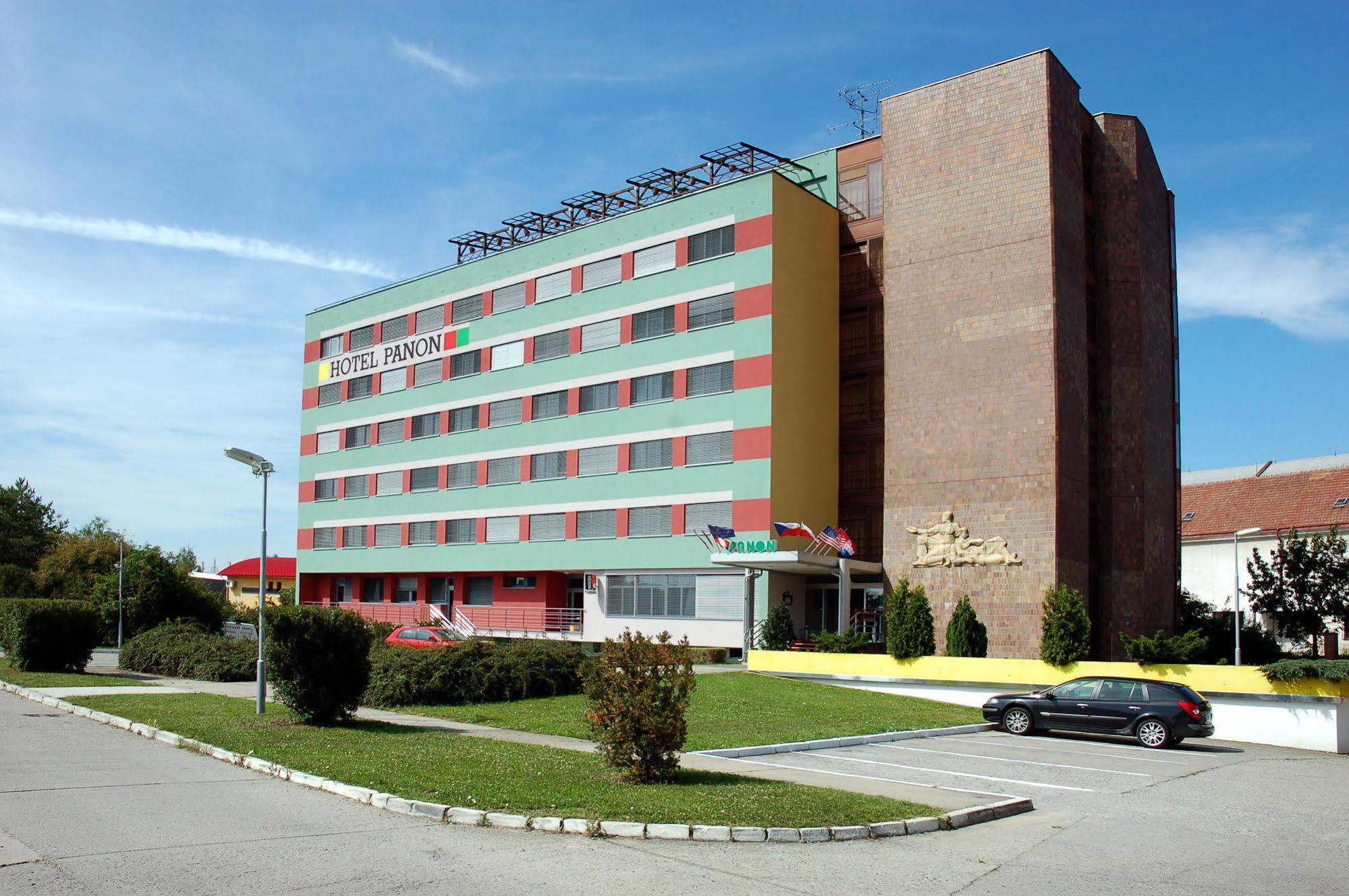Hotel Panon Hodonín Zewnętrze zdjęcie